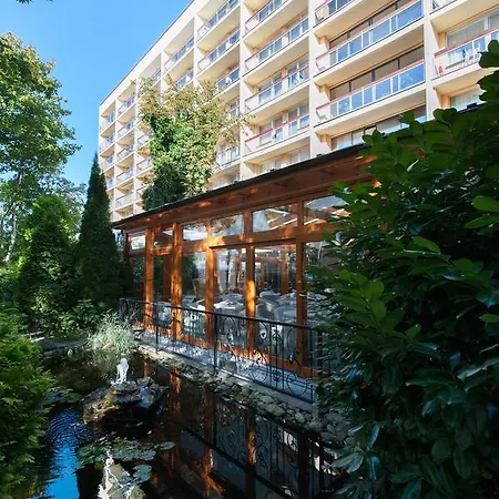 Centrum Zdrowia I Wypoczynku Ikar Üdülőközpont 3*